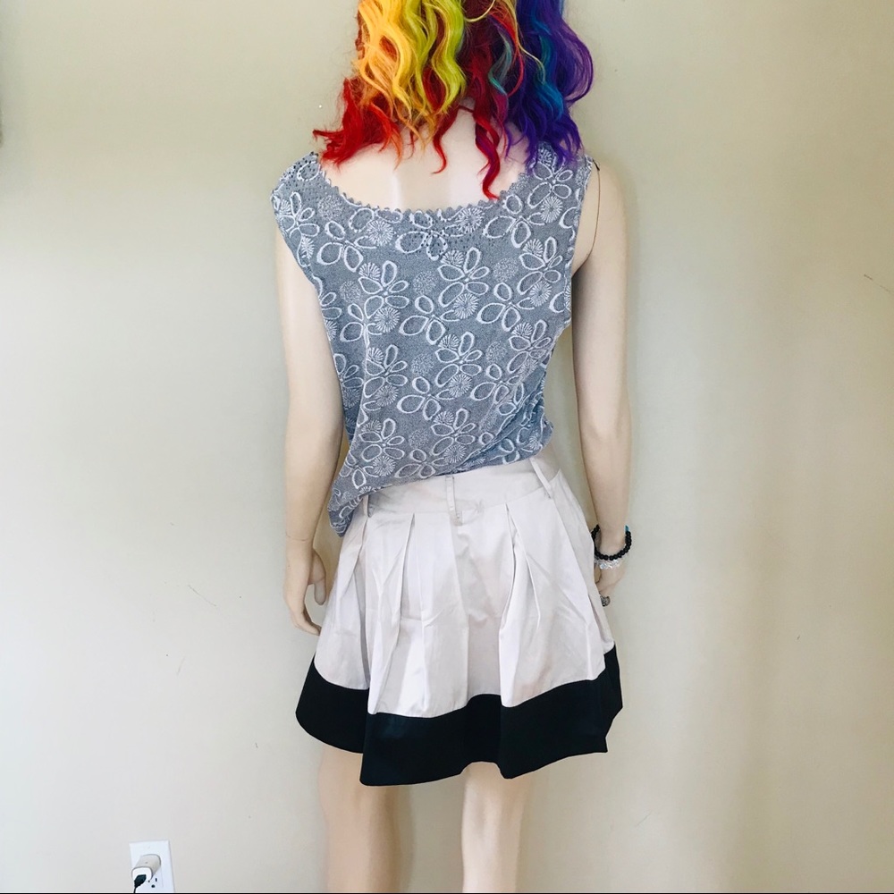 2/$20 Forever 21 Size M Pleated Mini Skirt - Picture 5 of 7